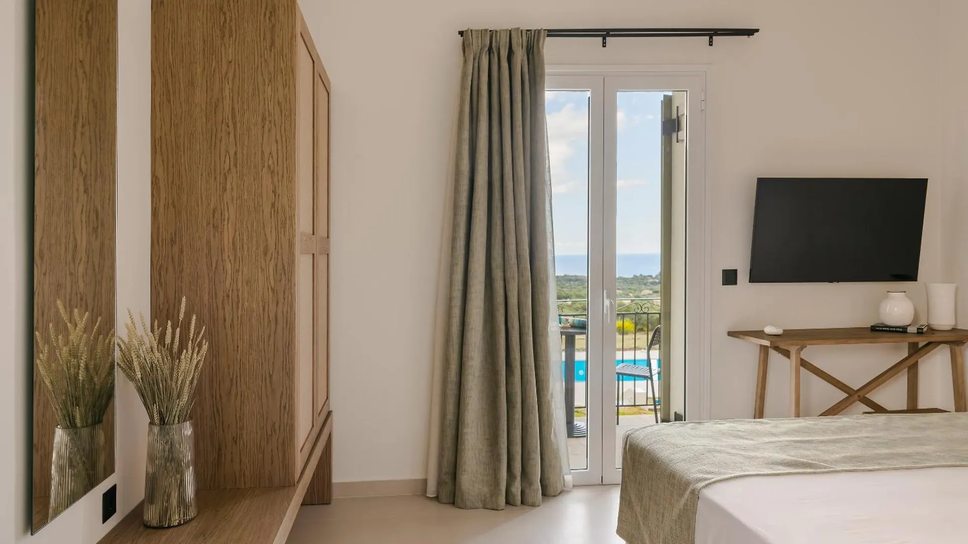Rodi Studios Aparthotel Karavadhos  Karavados