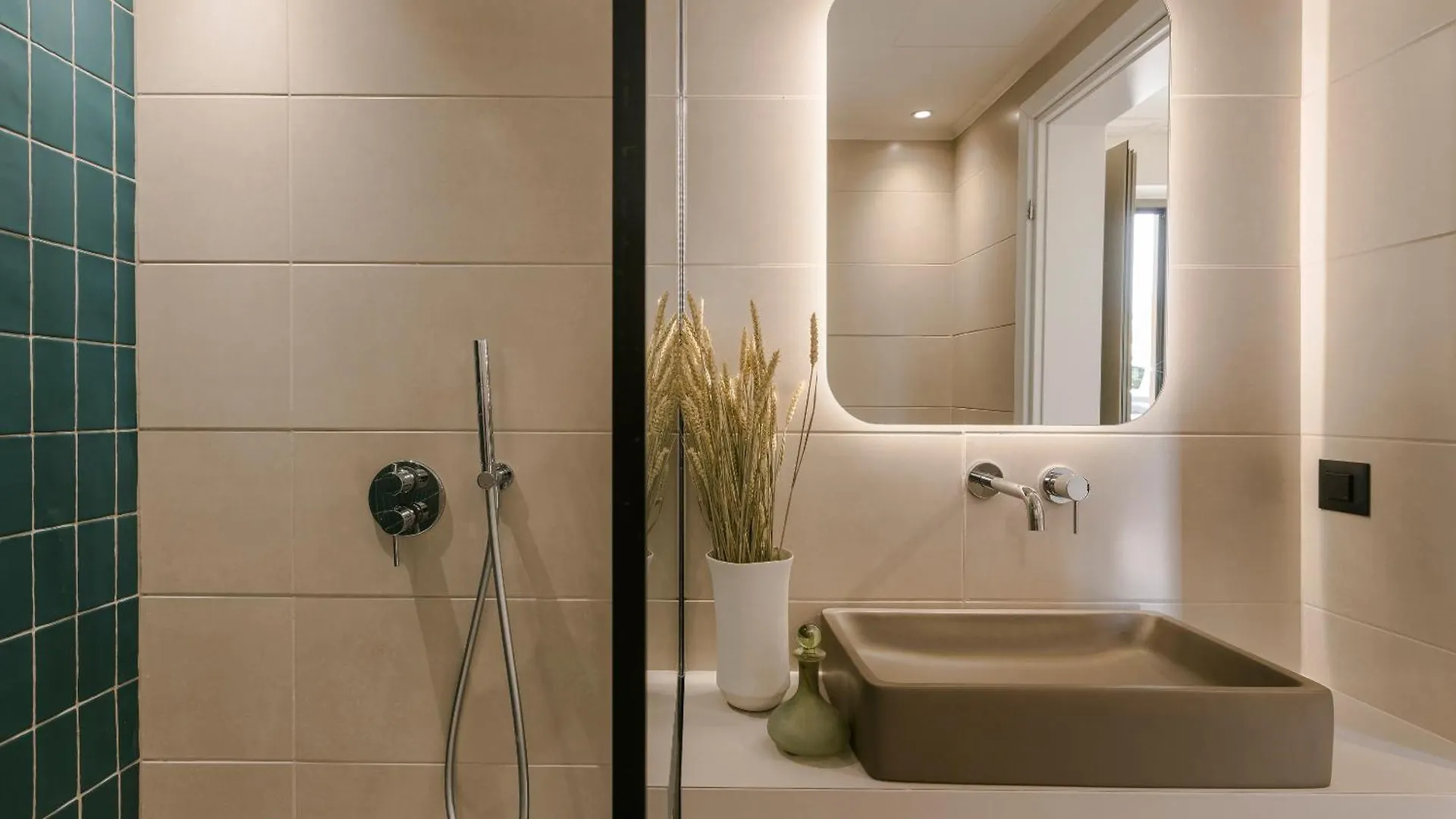 Rodi Studios Aparthotel Karavadhos  Karavados