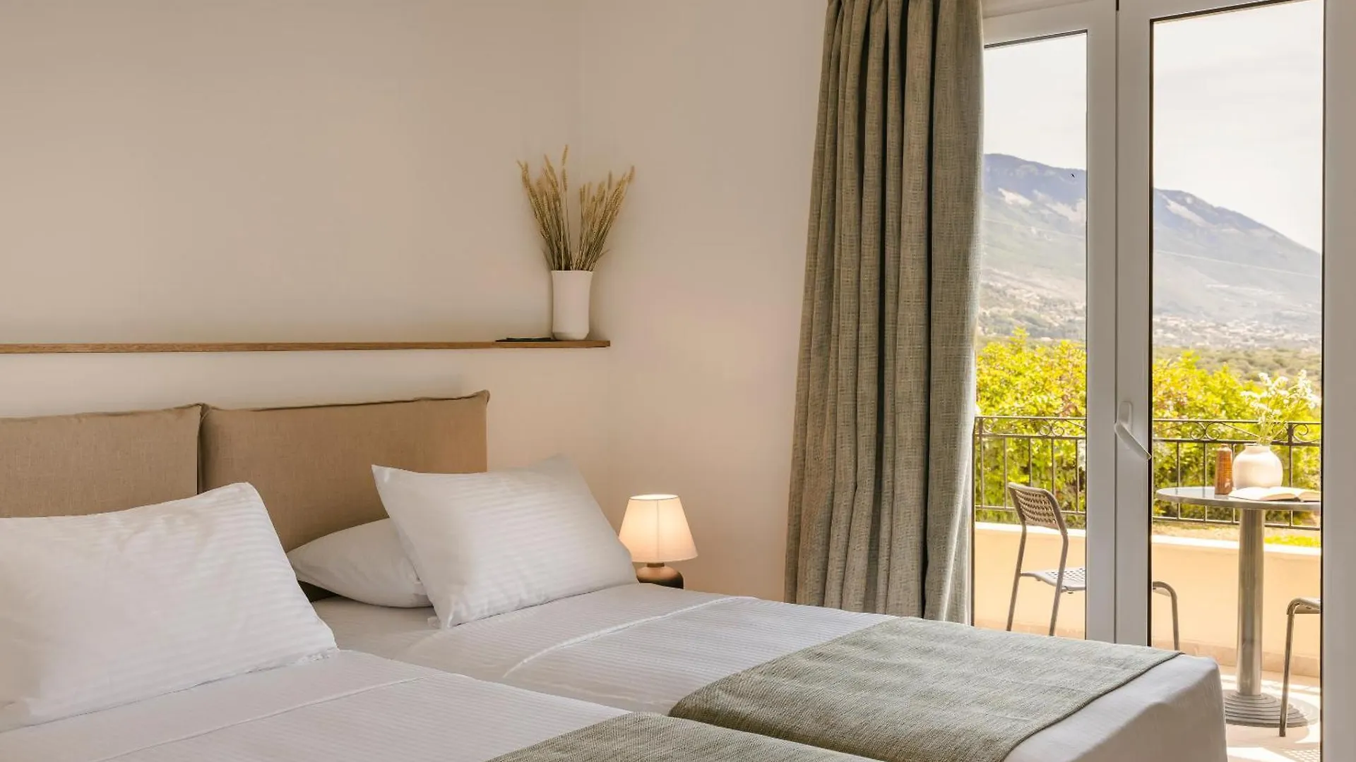 Rodi Studios Aparthotel Karavadhos 2*, Karavados Greece